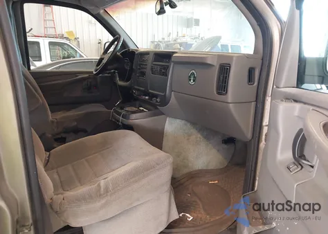 2003 GMC Savana Cutaway Standard/Standard W/C7L/C7N из США, поврежденный, VIN 1GDFG15T831116331